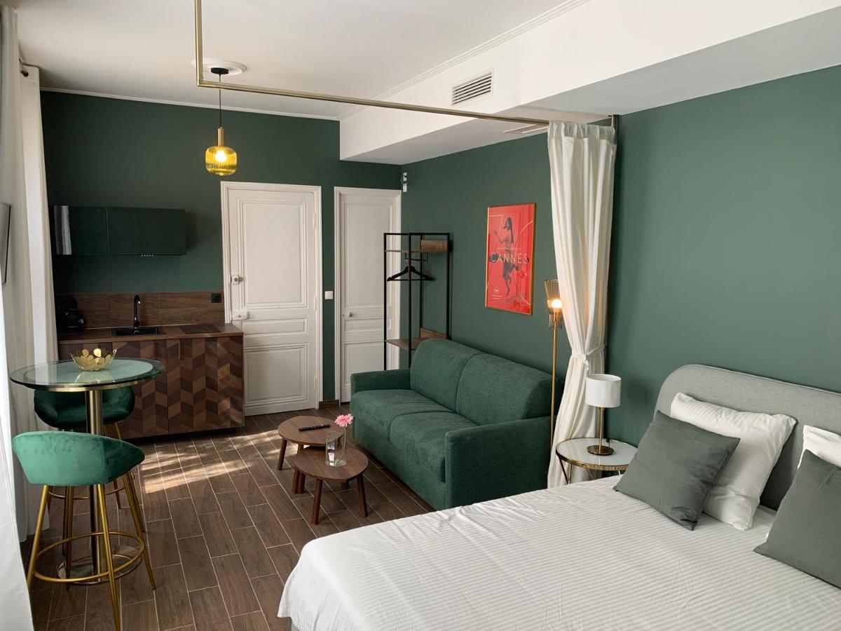 Les Fougeres Festival Jardin Garage Appartement *