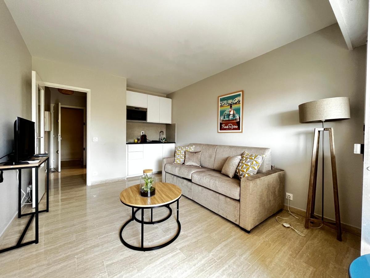 La Douceur De Vivre A Apartment *