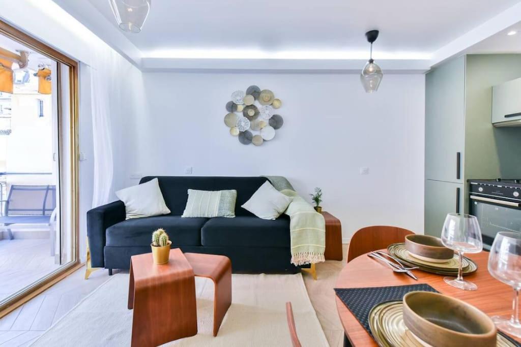 Cannes: Carlton 6p Apartment *