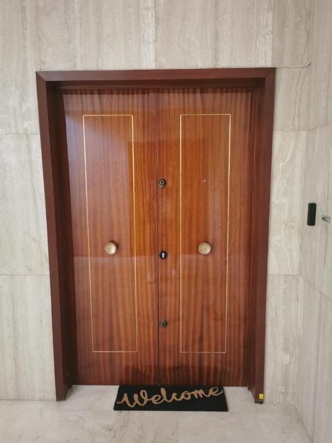 2 Bedrooms Seafront *