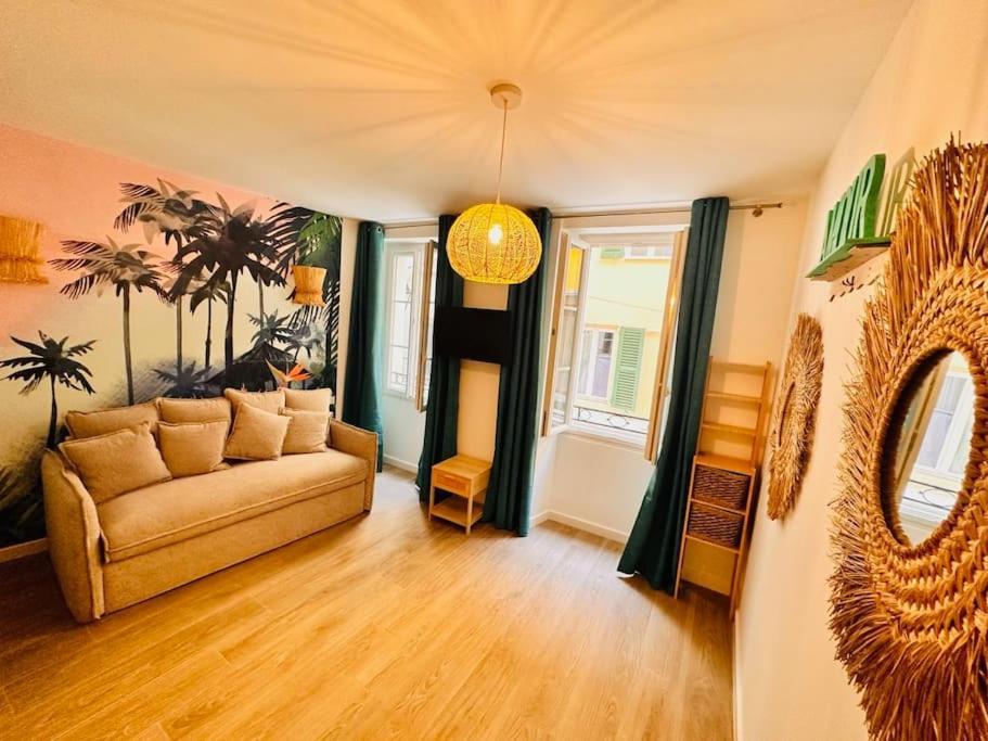 De Nana 2 - T2 Hypercentre, Rue Meynadier, Palais & Plage, Clim, Wifi Apartment