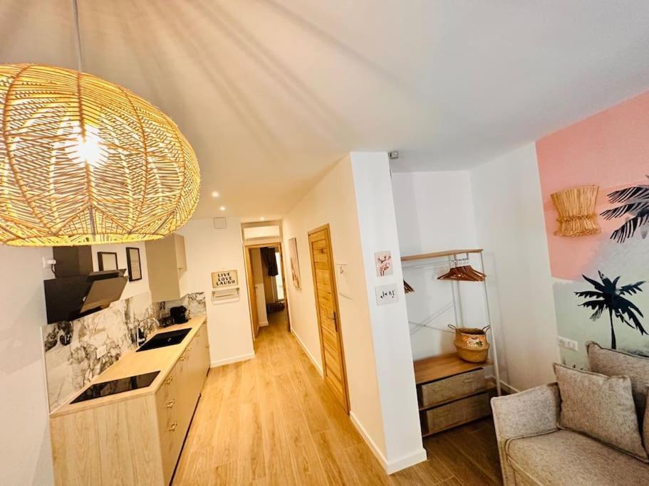 De Nana 2 - T2 Hypercentre, Rue Meynadier, Palais & Plage, Clim, Wifi Apartment *