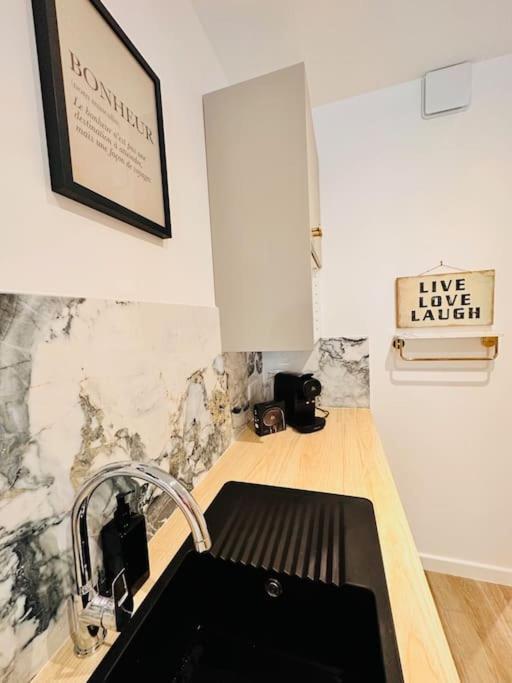 De Nana 2 - T2 Hypercentre, Rue Meynadier, Palais & Plage, Clim, Wifi Apartment