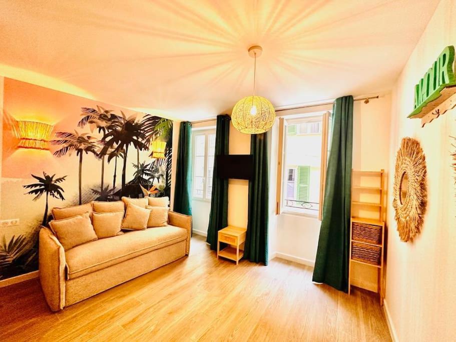 De Nana 2 - T2 Hypercentre, Rue Meynadier, Palais & Plage, Clim, Wifi Apartment