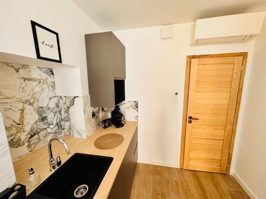 Apartment De Nana 4 - Hypercentre, Rue Meynadier, Palais & Plage, Clim, Wifi *
