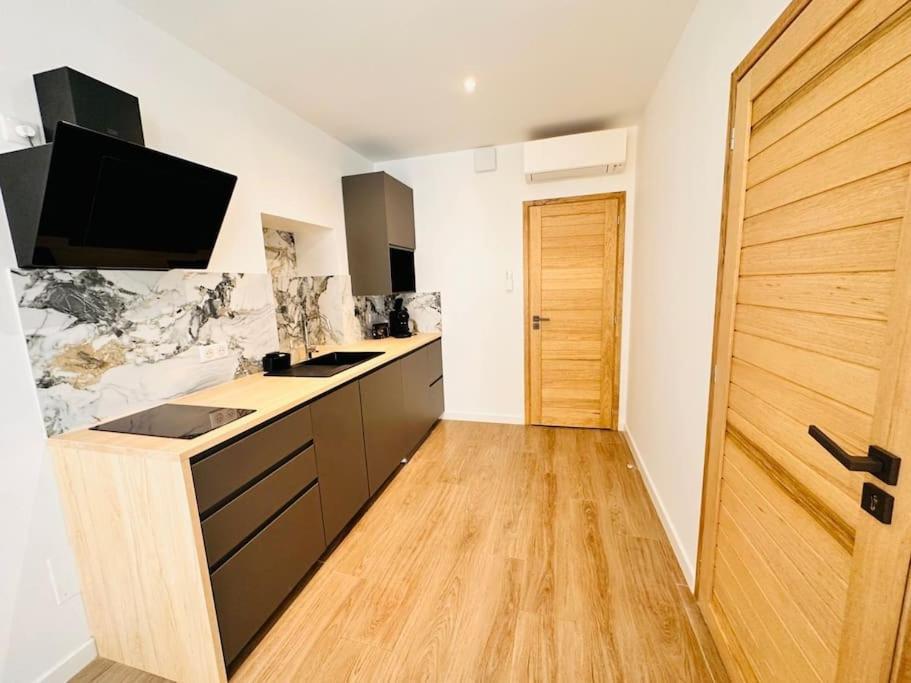 De Nana 4 - Hypercentre, Rue Meynadier, Palais & Plage, Clim, Wifi Apartment *