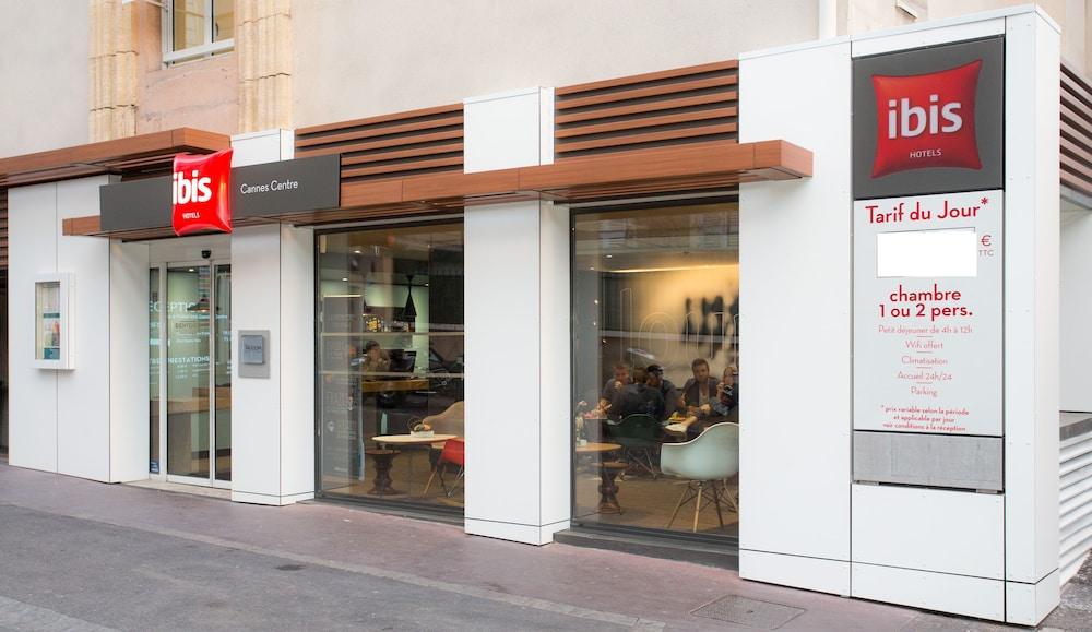 Ibis Centre Hotel 3*