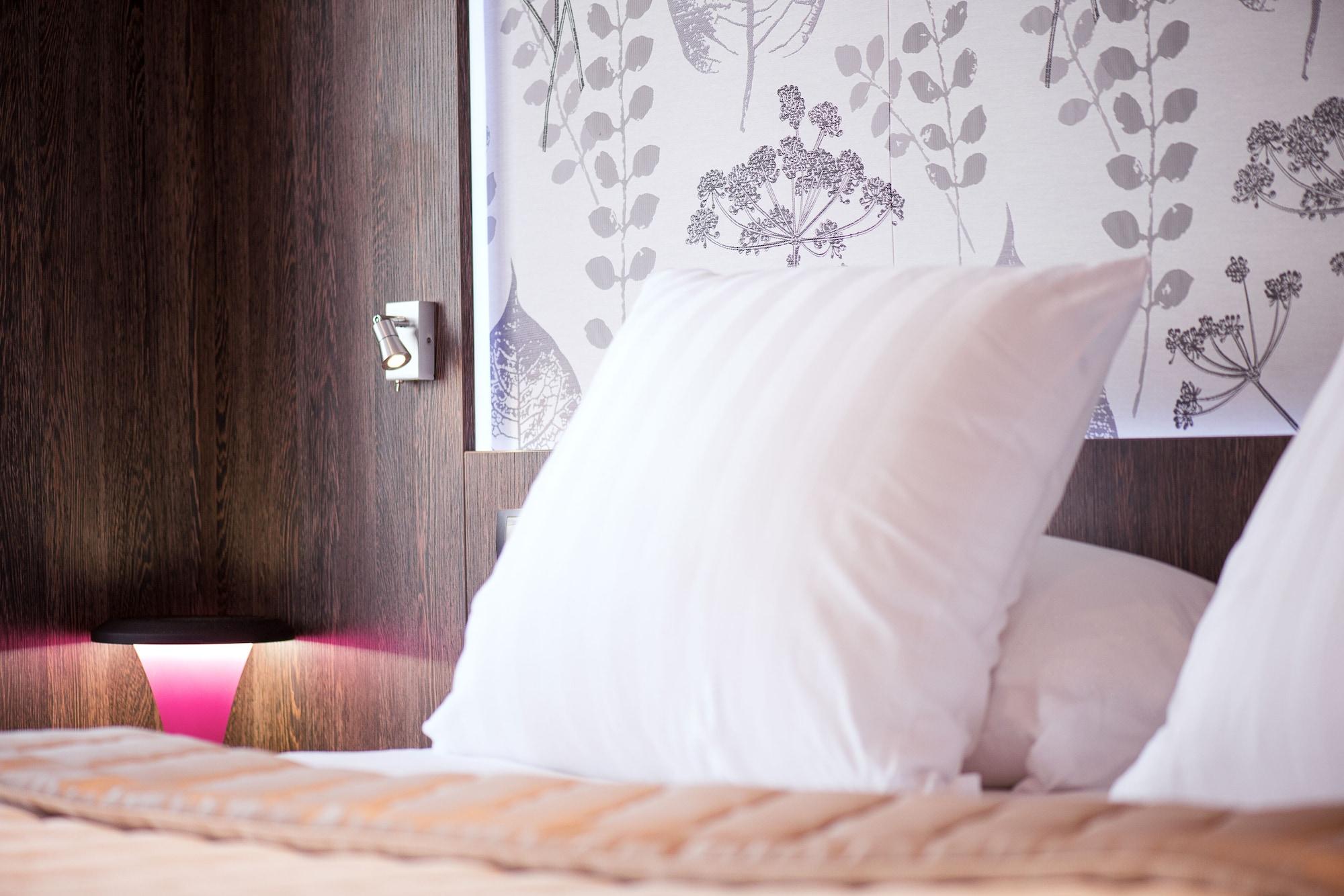 Hotel Western Premier Le Patio Des Artistes Wellness Jacuzzi Cannes