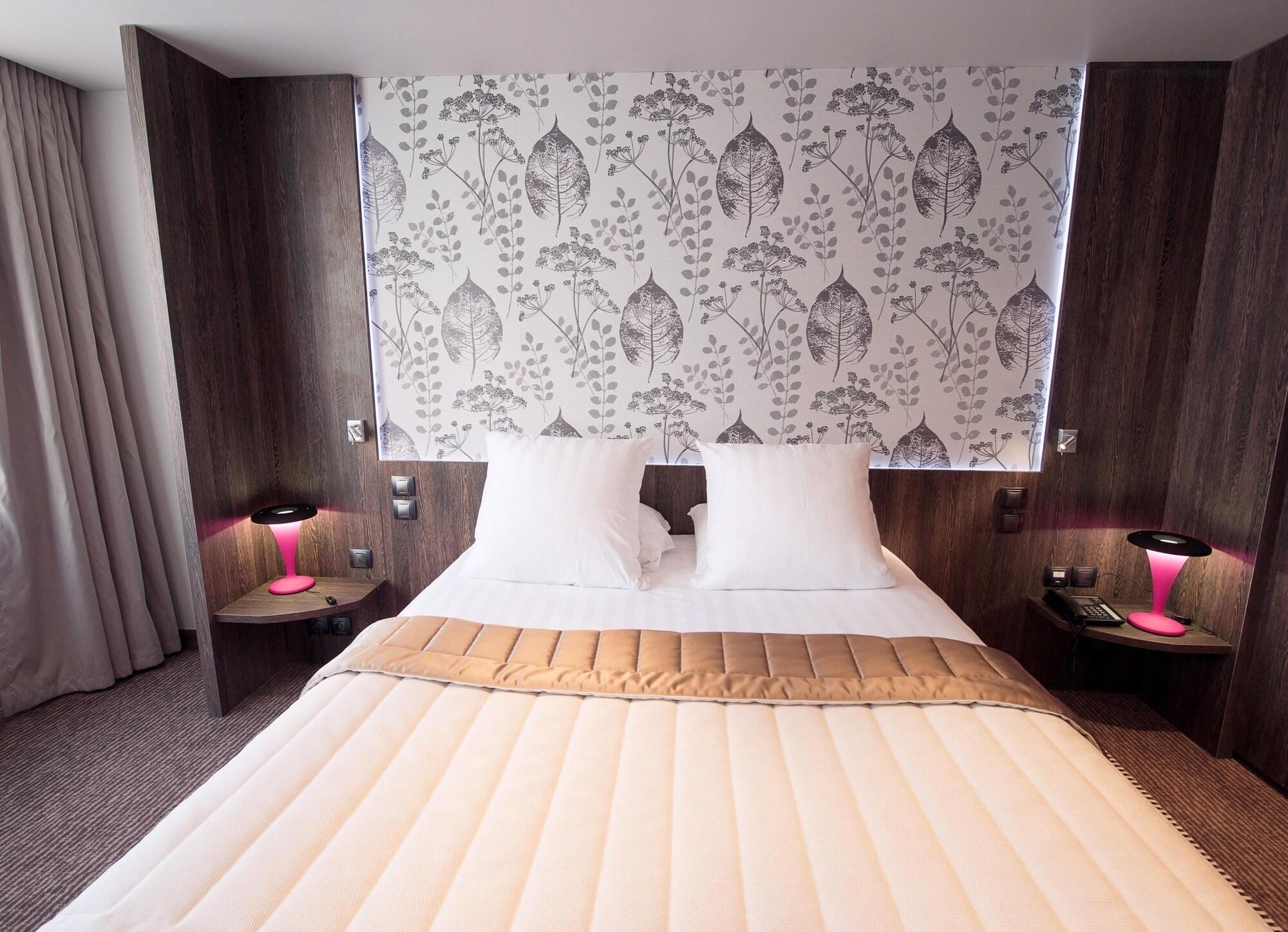 Western Premier Le Patio Des Artistes Wellness Jacuzzi Hotel 4*