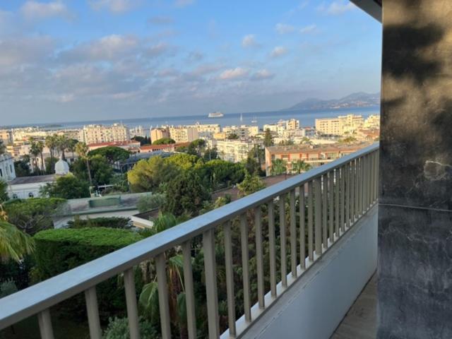 Penthouse 100m2 Avec 2 Et Terrasse 80m2
