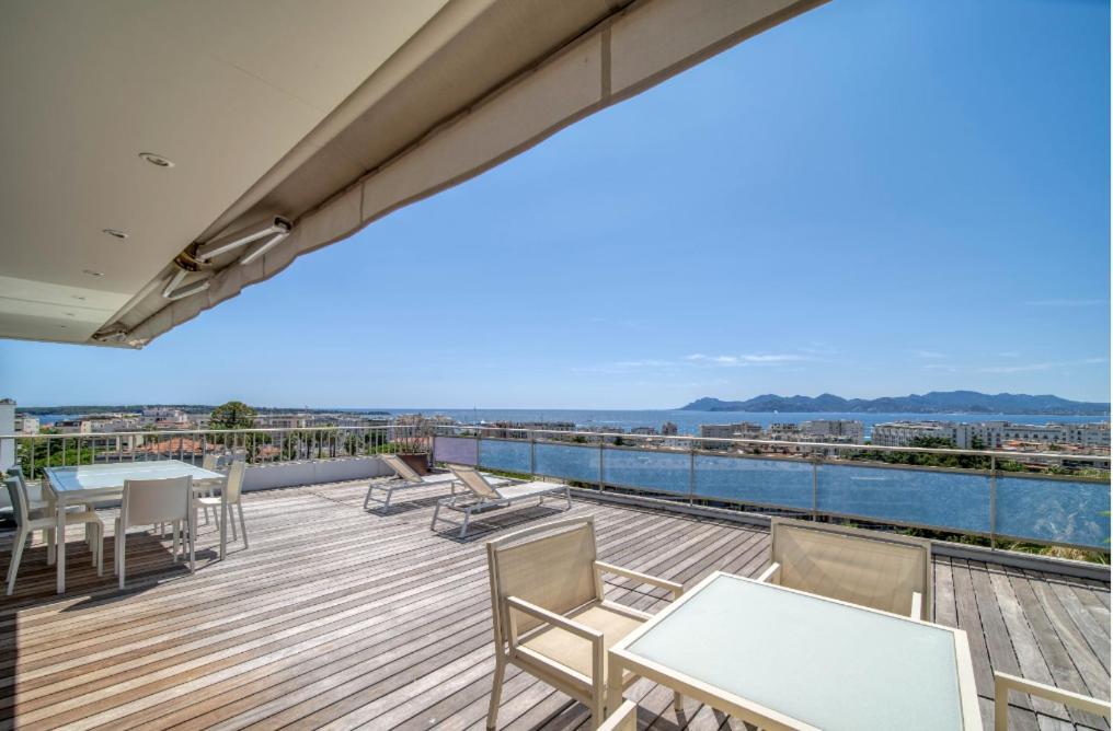 Apartment Penthouse 100m2 Avec 2 Et Terrasse 80m2 *