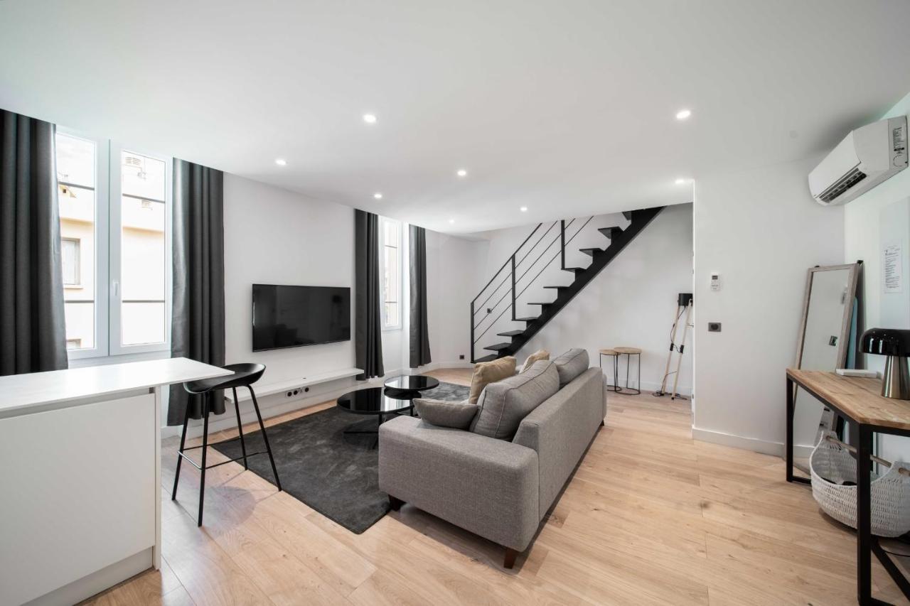 Charming For 4 People - Forville Market Apartment