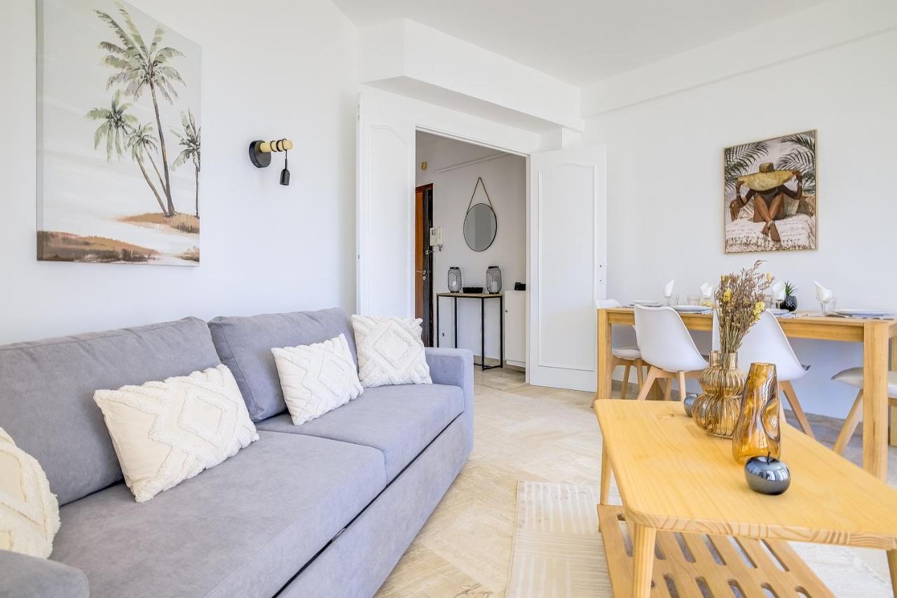 Sublime Two Bedroom With Parking & Terrace Cannes