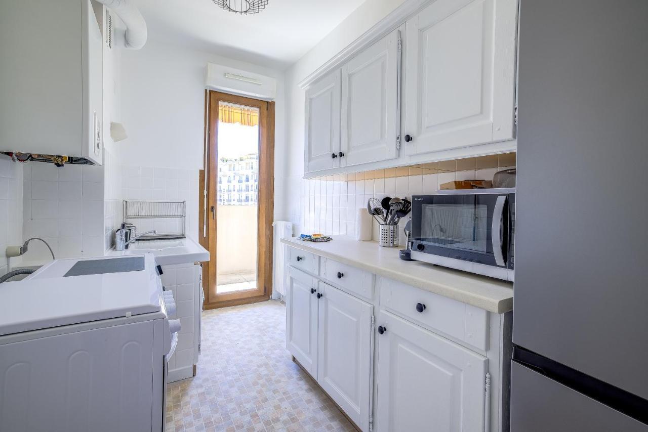Sublime Two Bedroom With Parking & Terrace Apartment *