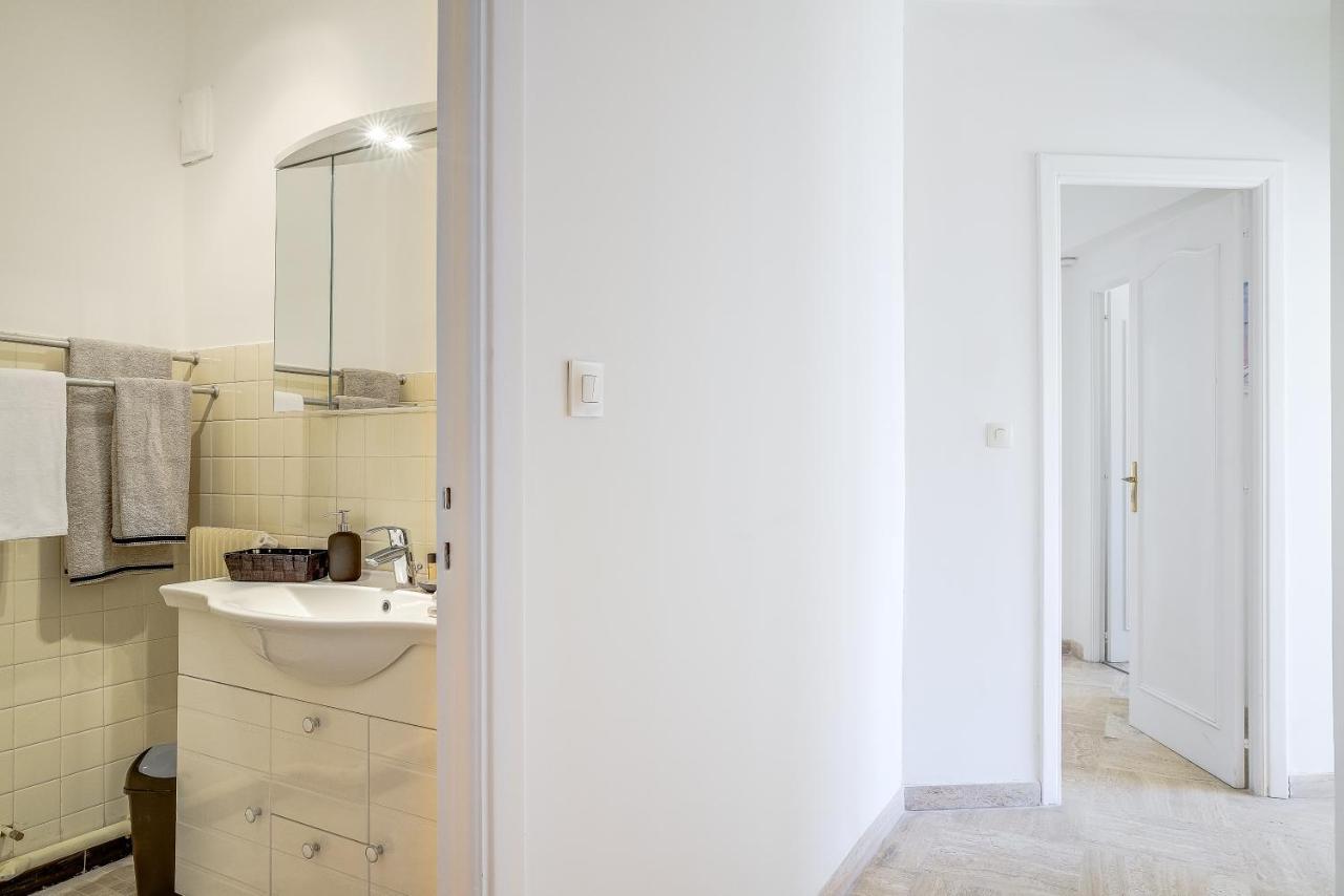 Sublime Two Bedroom With Parking & Terrace Apartment *