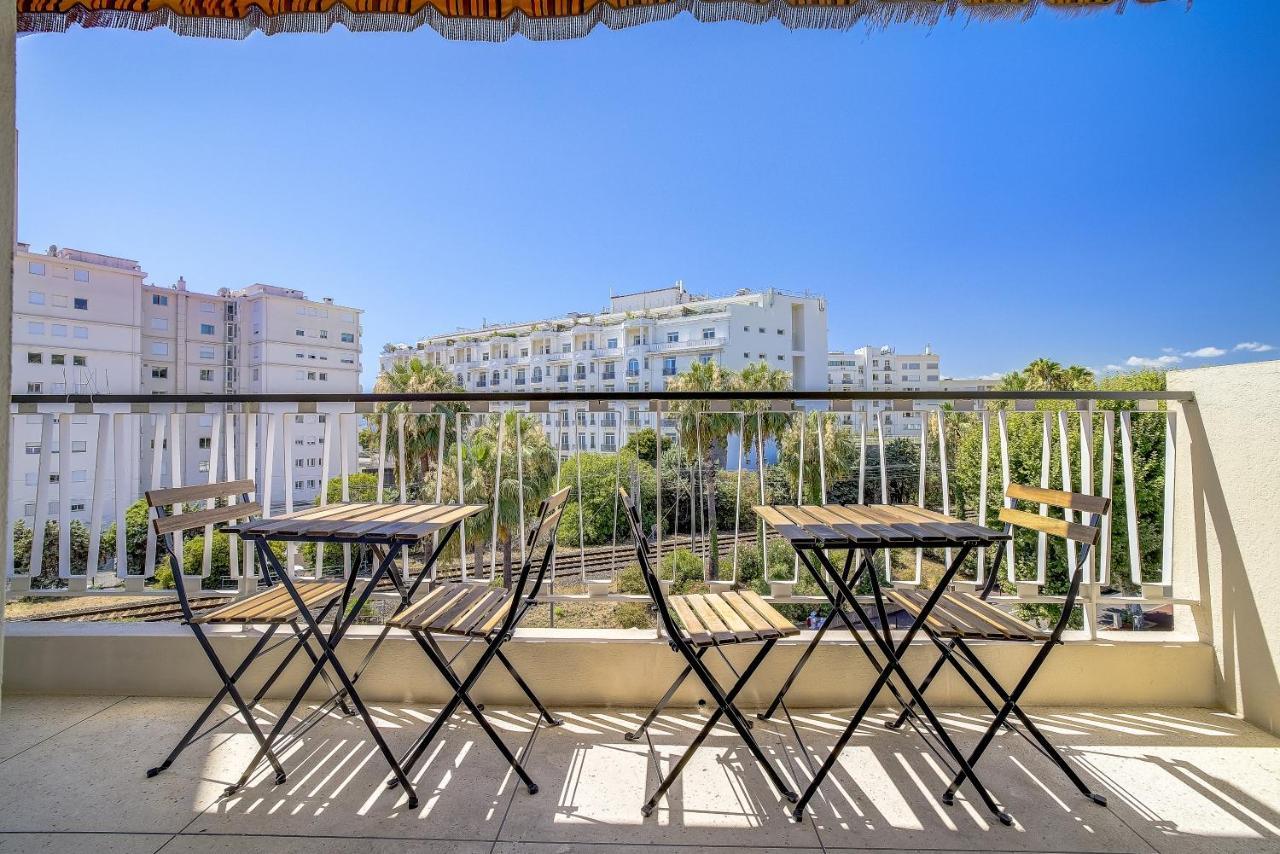 Apartment Sublime Two Bedroom With Parking & Terrace