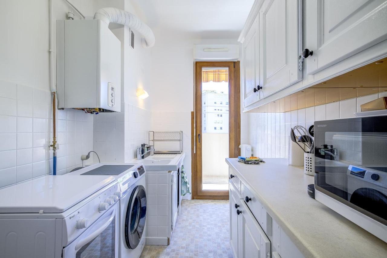 Apartment Sublime Two Bedroom With Parking & Terrace
