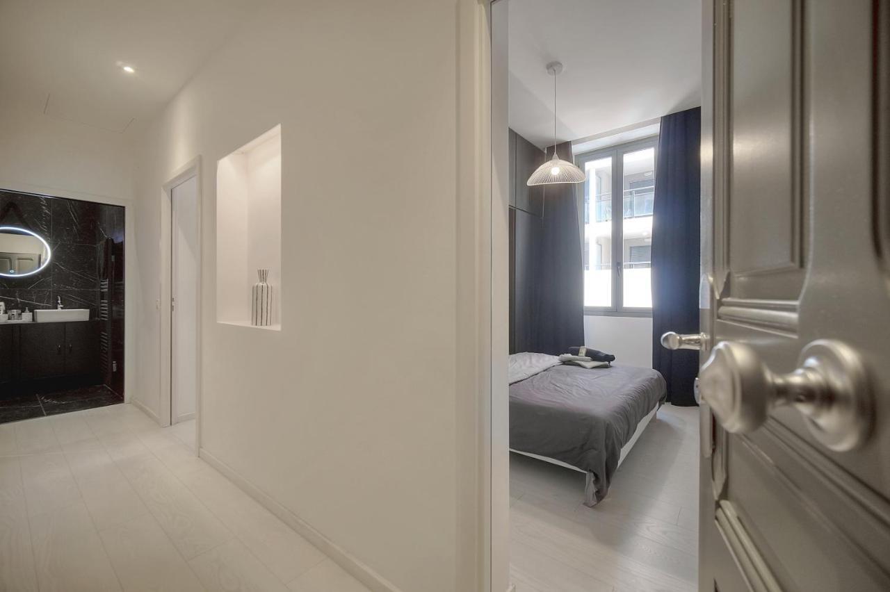 Superbe Flat 2 And 1 Canape Convertible 3p1 Apartment Cannes