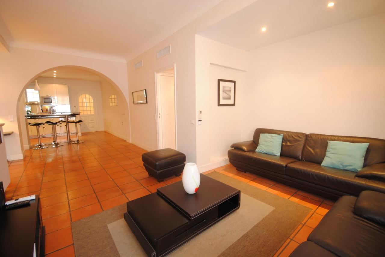 Appartement Grand Palais 4p Bob1309 *