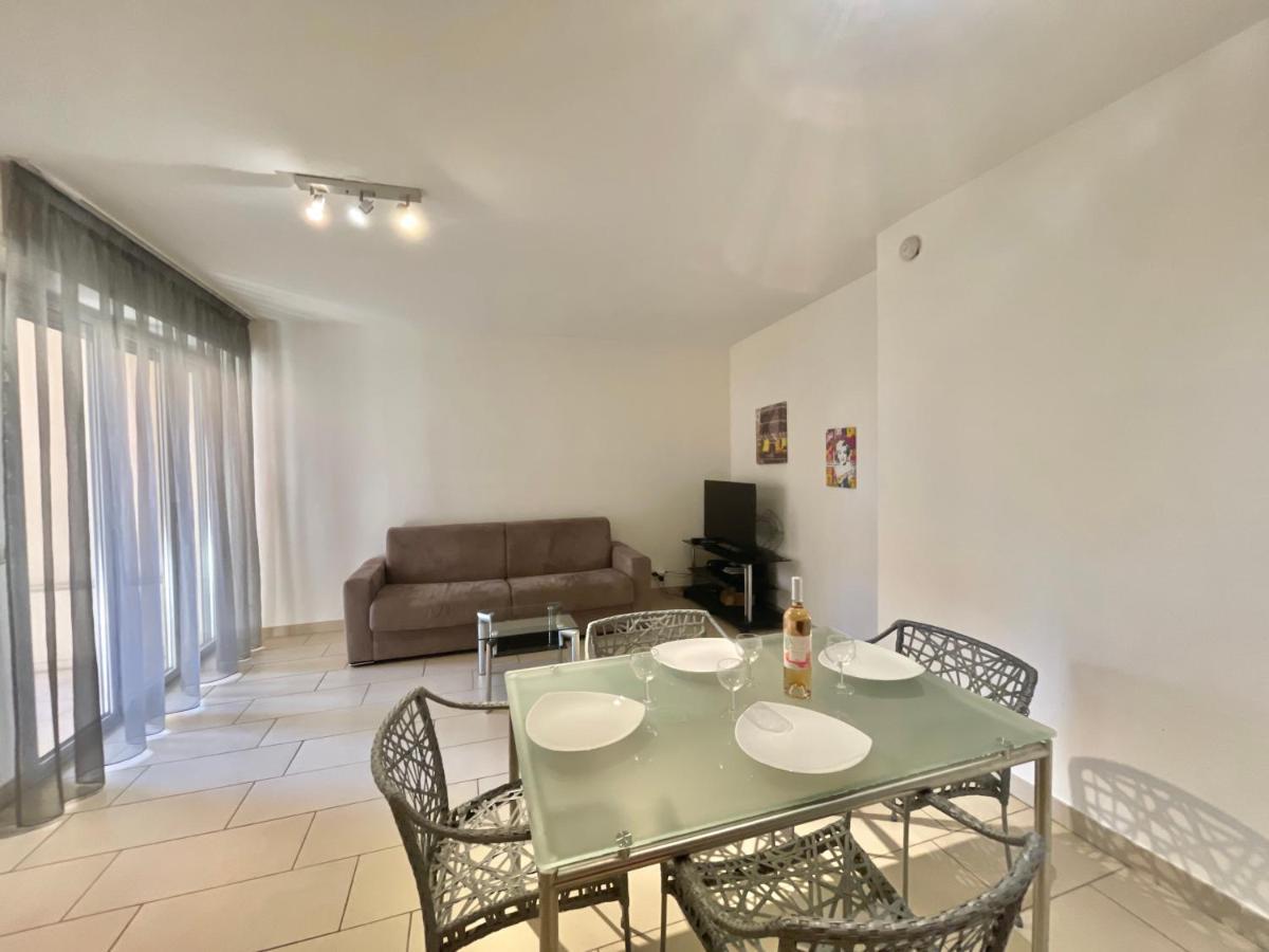 Vieux Port Two Bedroom A11