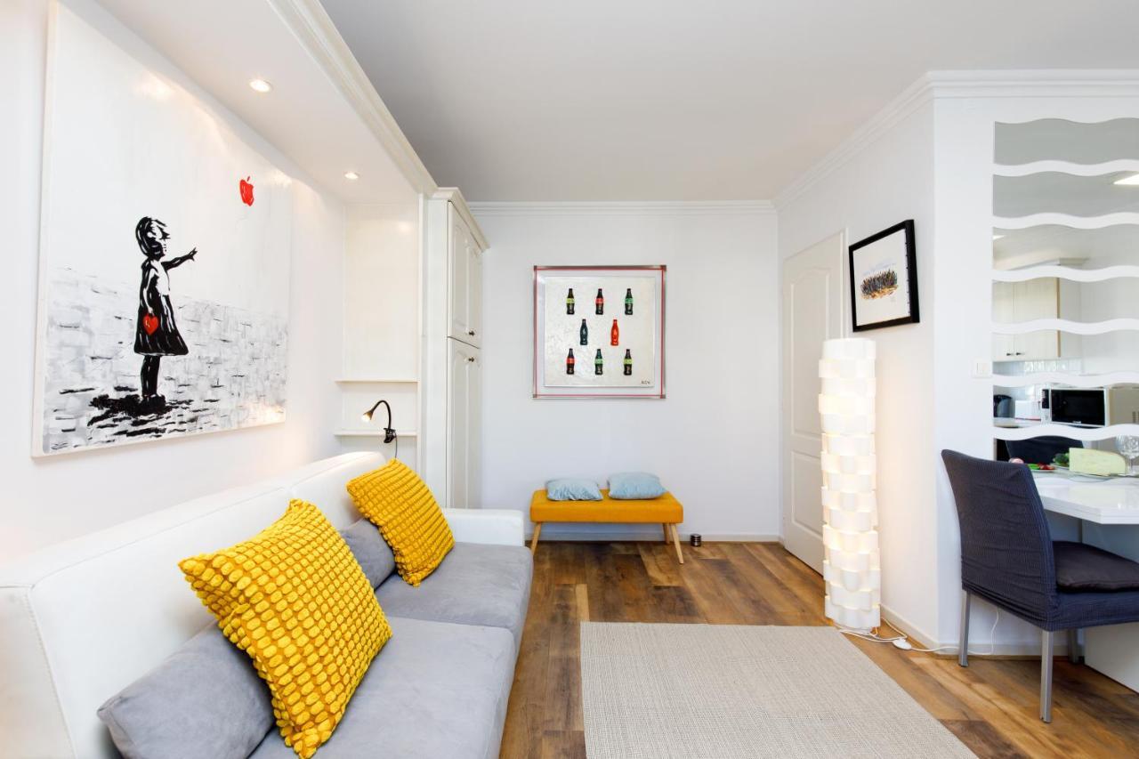 Dolce Yourhosthelper Apartment *
