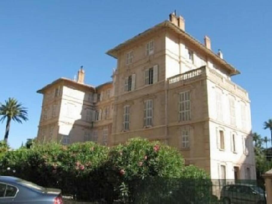 Apartment 'petite-maison' A Droite Vieux Port Palais - 3 Ou 4 Ch - 4 Tv - 3 Sdd - 2 Wc Indpdts - Fibre - Pkgs *