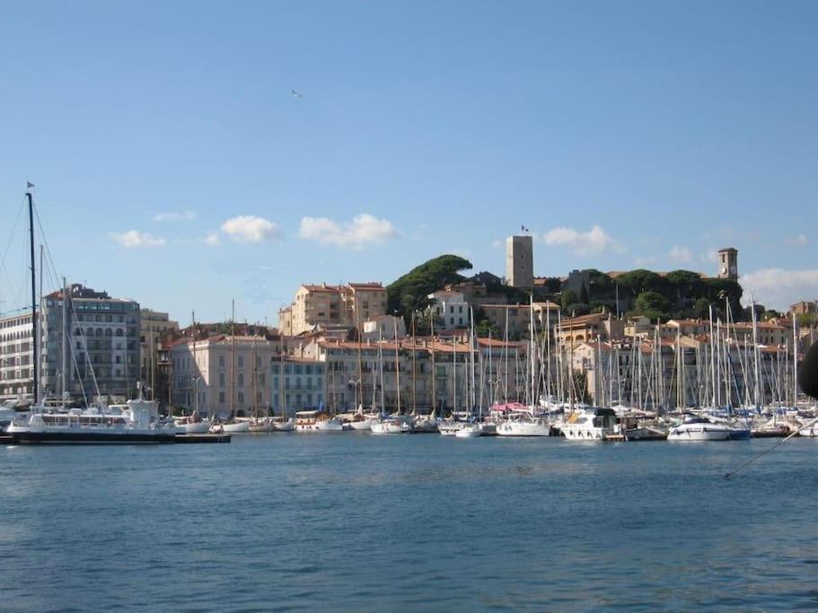 Apartment 'petite-maison' A Droite Vieux Port Palais - 3 Ou 4 Ch - 4 Tv - 3 Sdd - 2 Wc Indpdts - Fibre - Pkgs