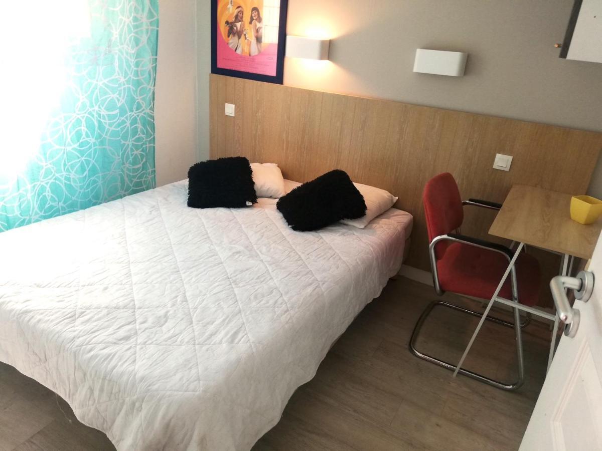 3 Pieces Piscine Proche Et Apartment