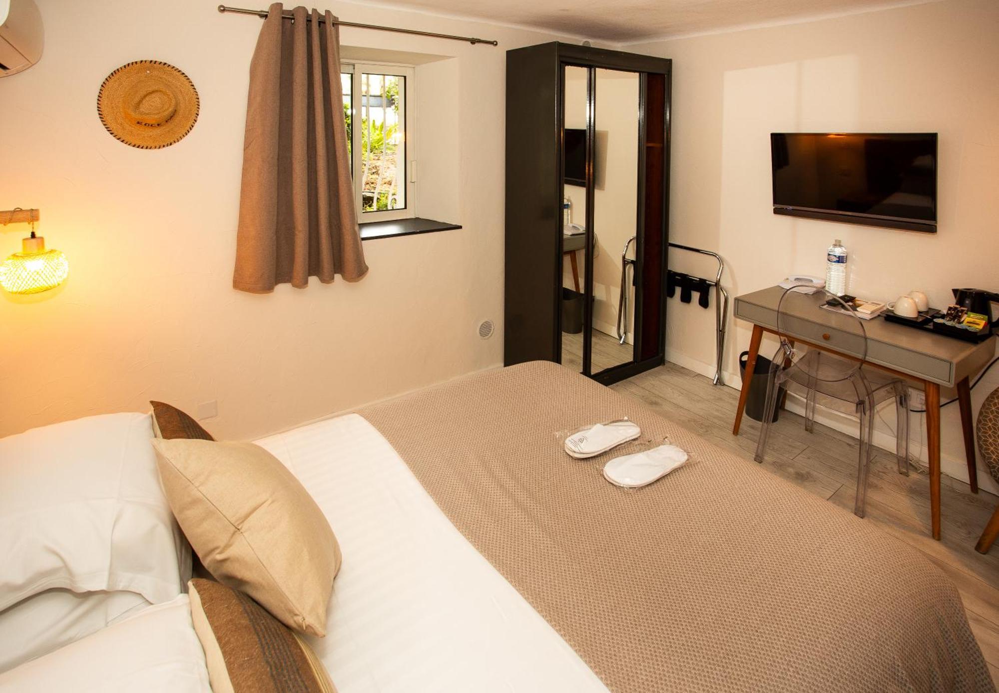 Claudia Centre - Parking Hotel Cannes