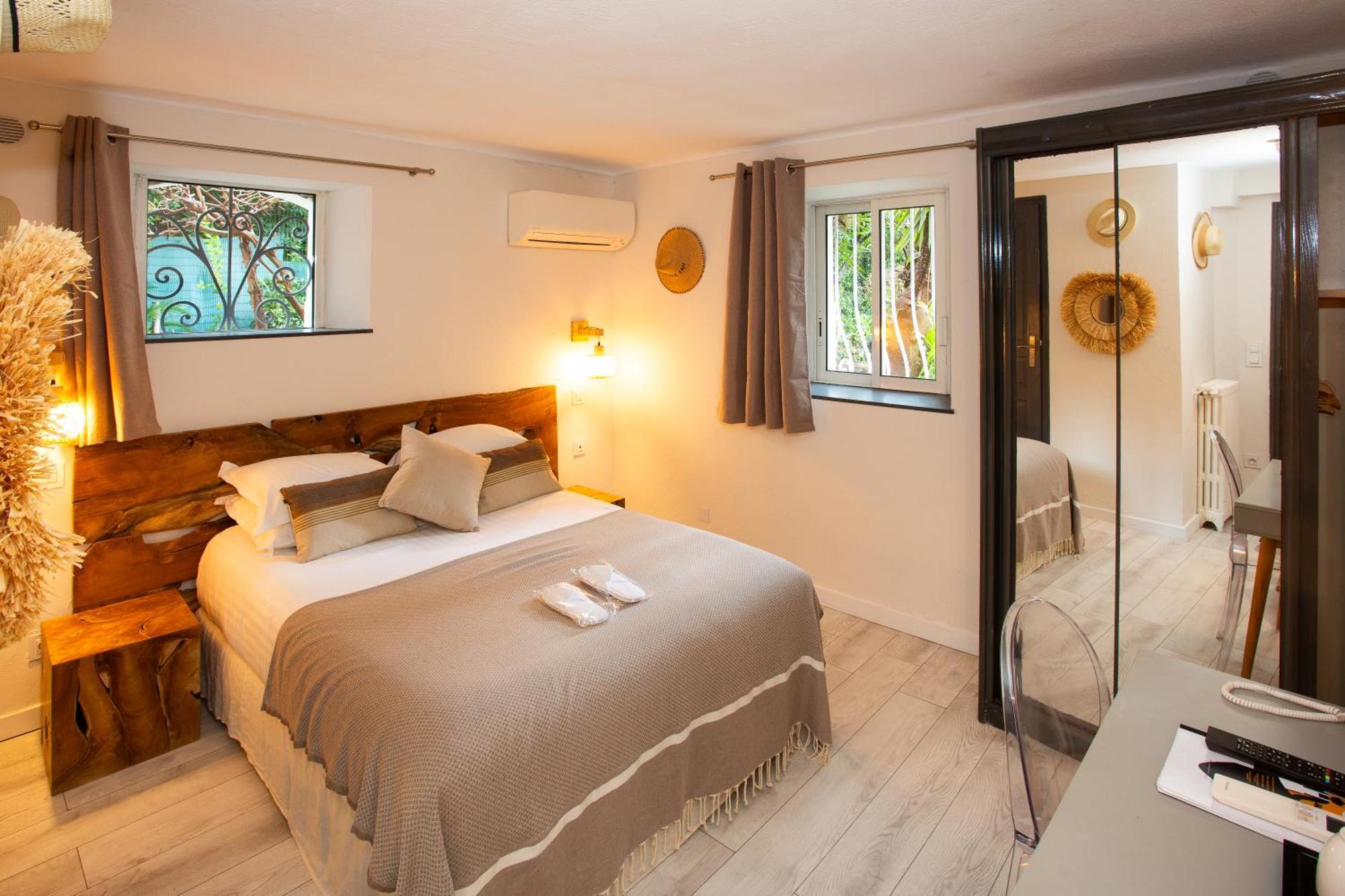 Claudia Centre - Parking Hotel