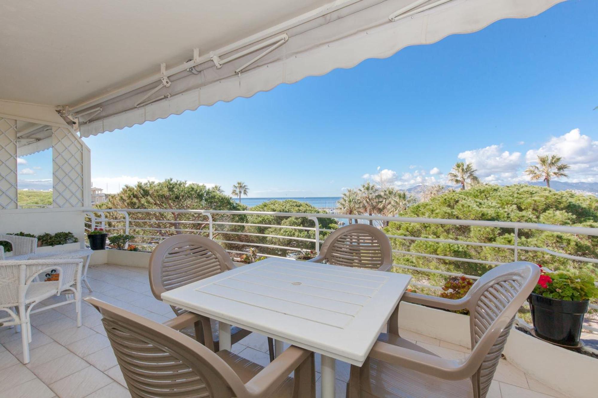 Apartment Sea View Croisette In Front Of The Sea Cannes