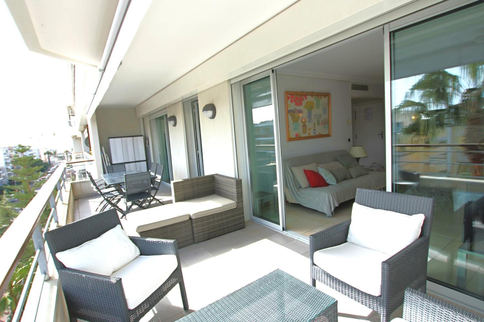 Fully Equipped With Large Terrace Lounge Area Apartment Cannes