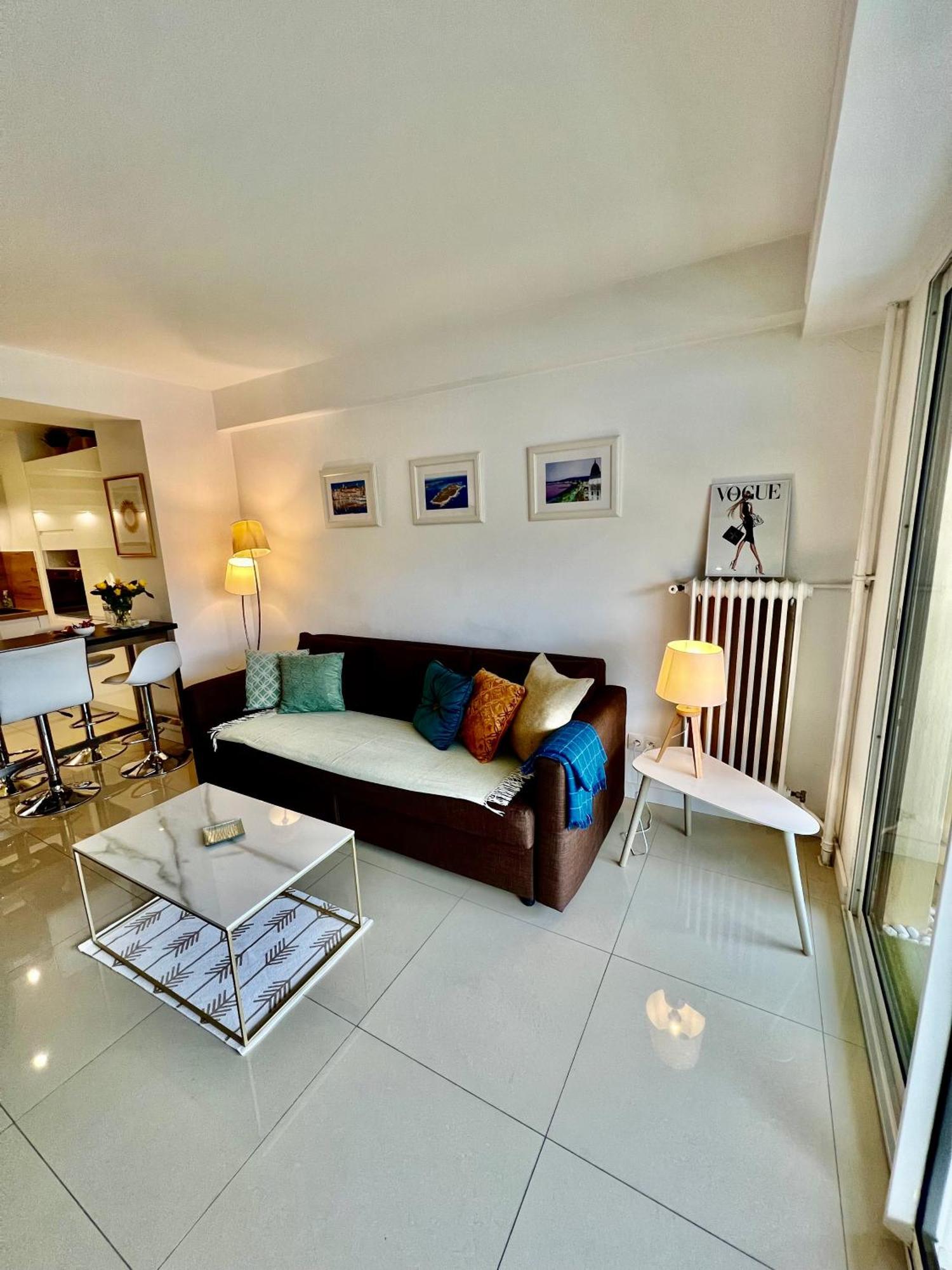 Cosy Calme Central-terrasse Proche Palais Apartment *