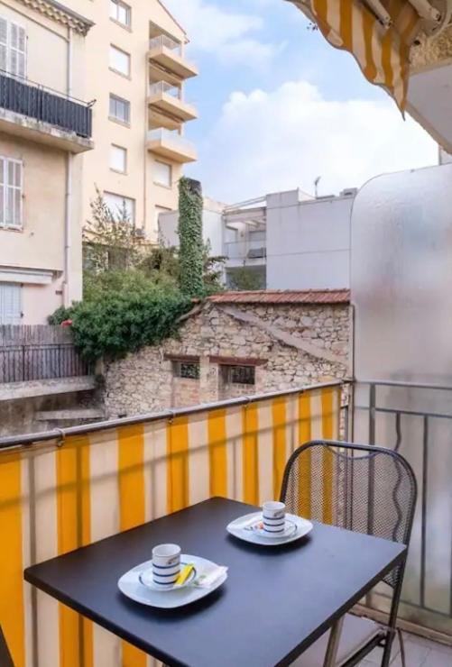 3 Pieces- Vieux Port- Terrasse - Parking Possible Apartment *