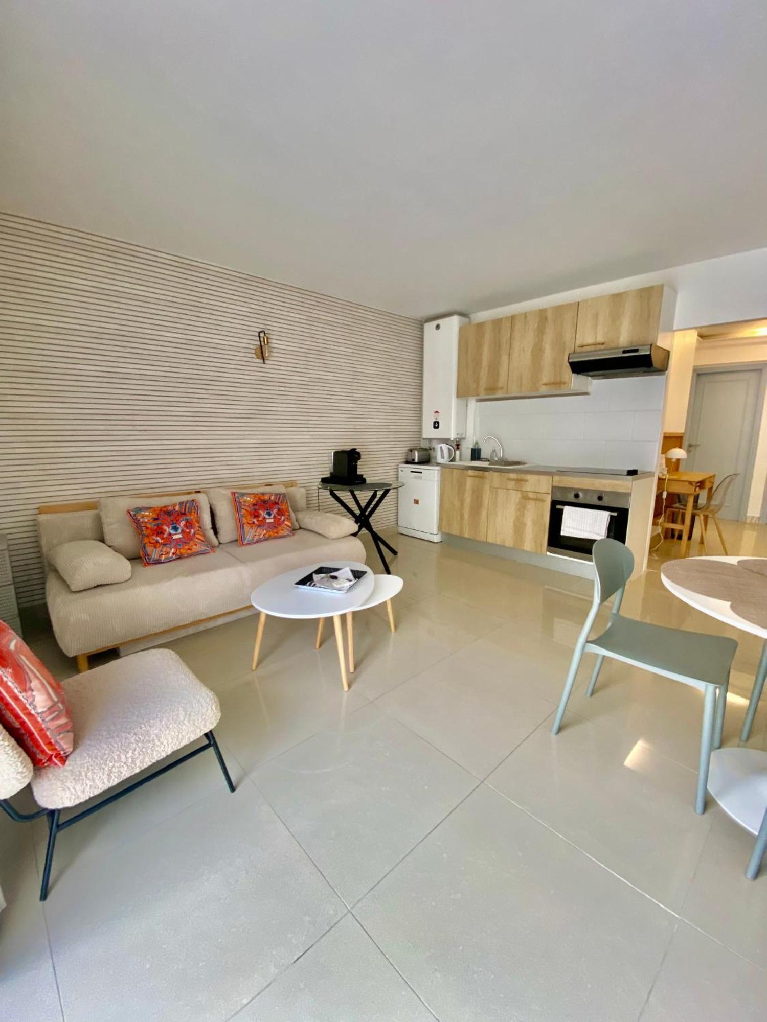 3 Pieces- Vieux Port- Terrasse - Parking Possible Apartment Cannes