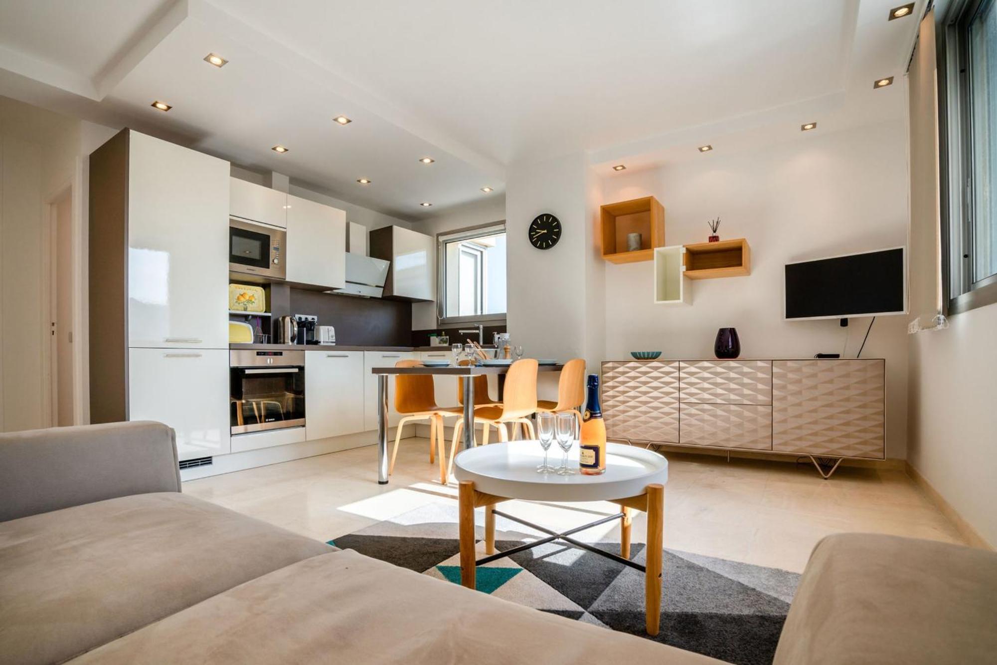 2-bedroom In Grand * Cannes