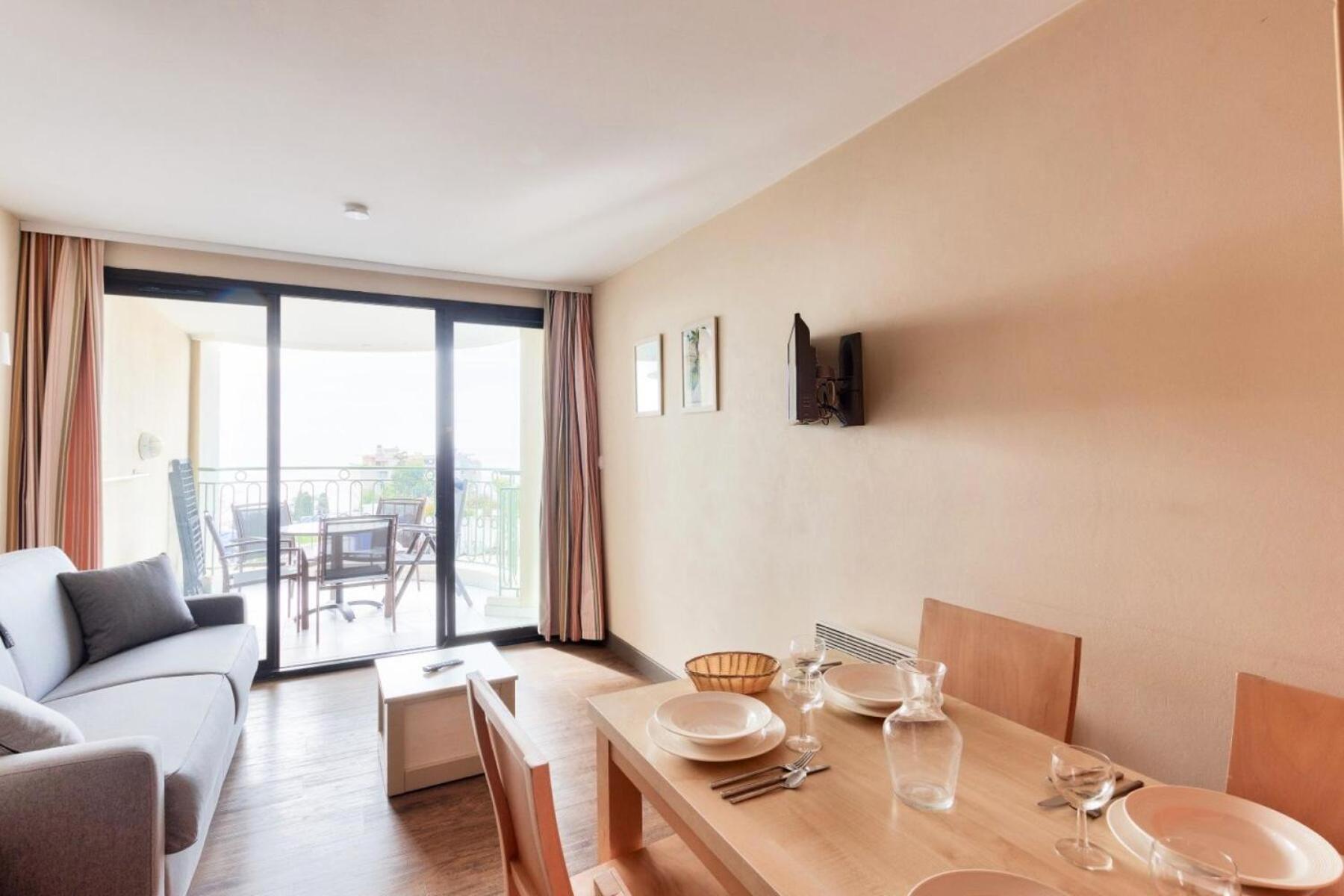 Apartment Francia - Maeva - 4 Personnes - Selection Mae-6353 Cannes