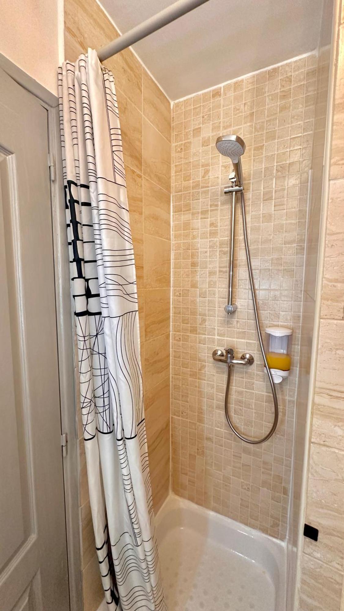 Apartment Monroe's At The Heart Of And Beaches *