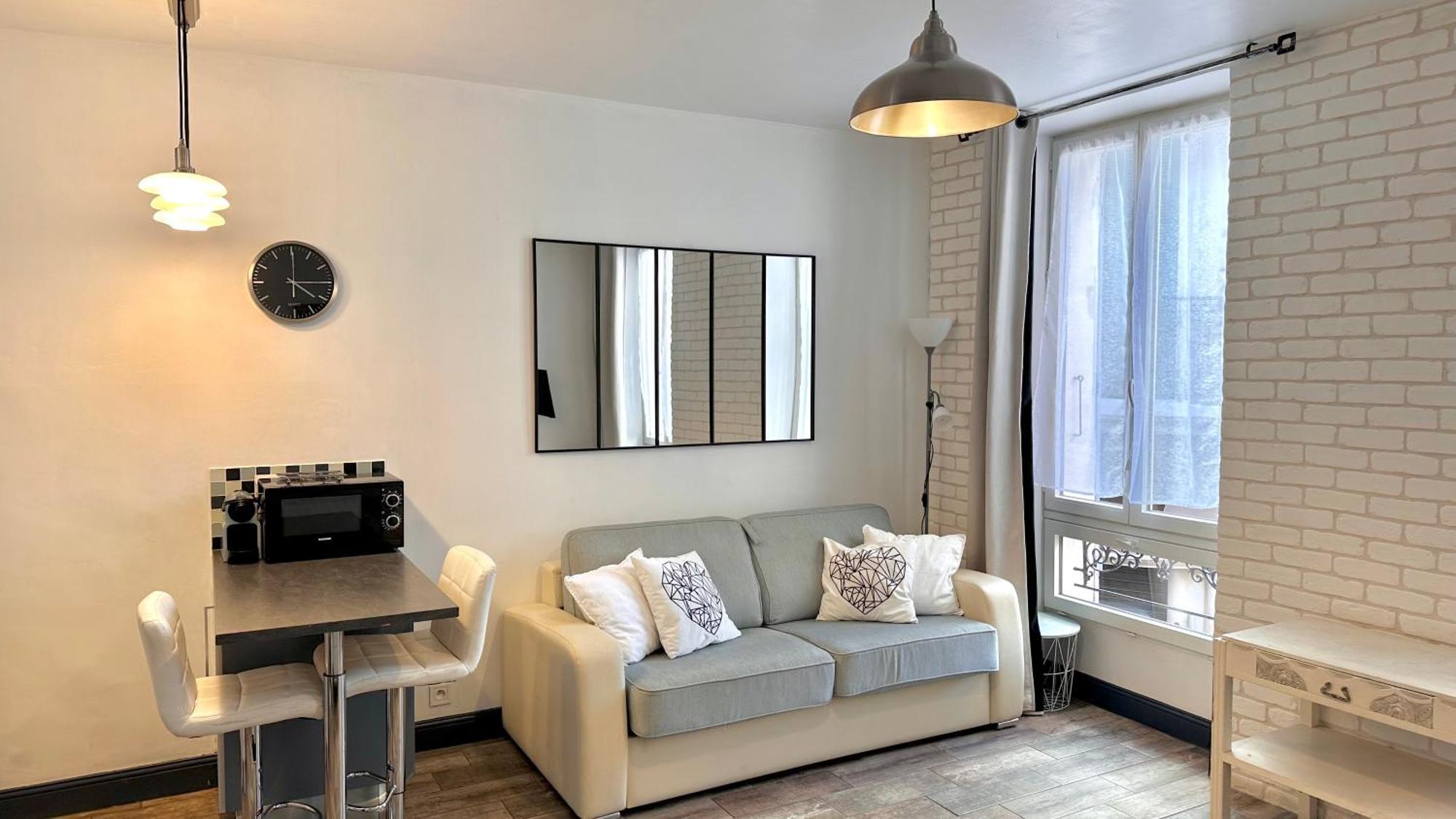 Apartment Monroe's At The Heart Of And Beaches