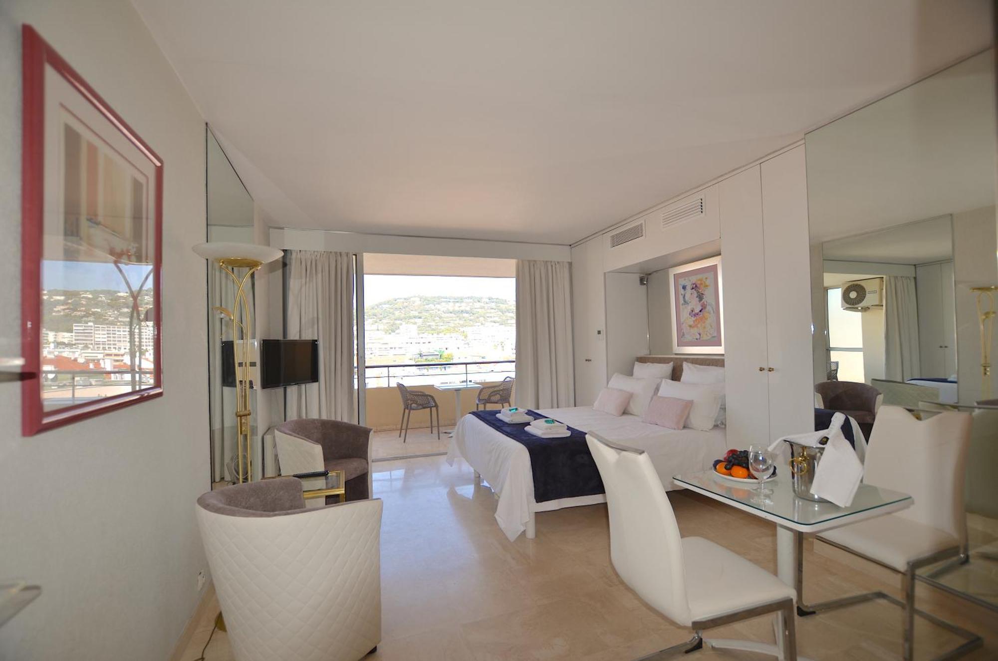 Grand Ibis Avec Terrasse Cannes