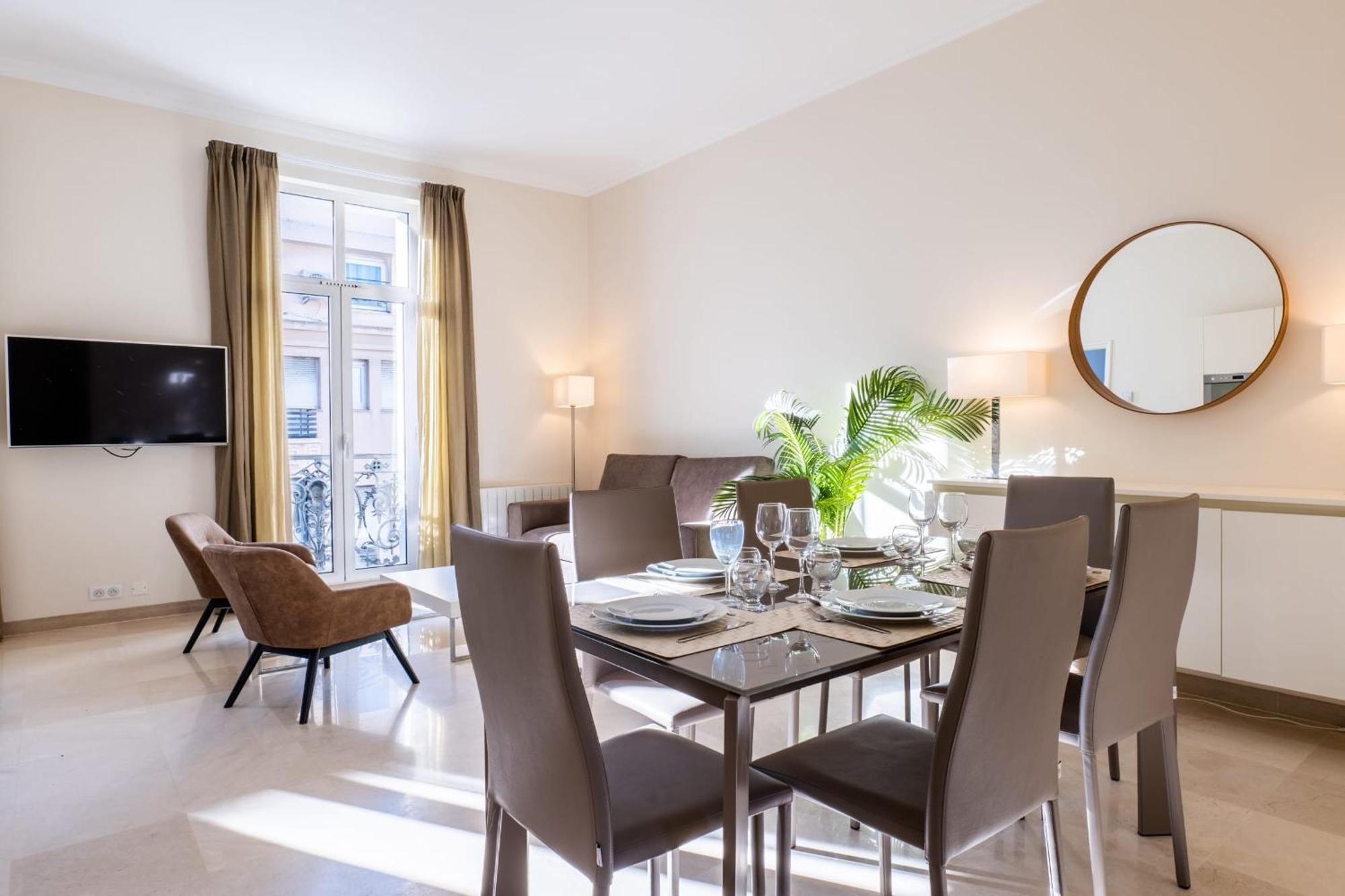 Appartement 2-br Steps From The Palais Des Festivals *