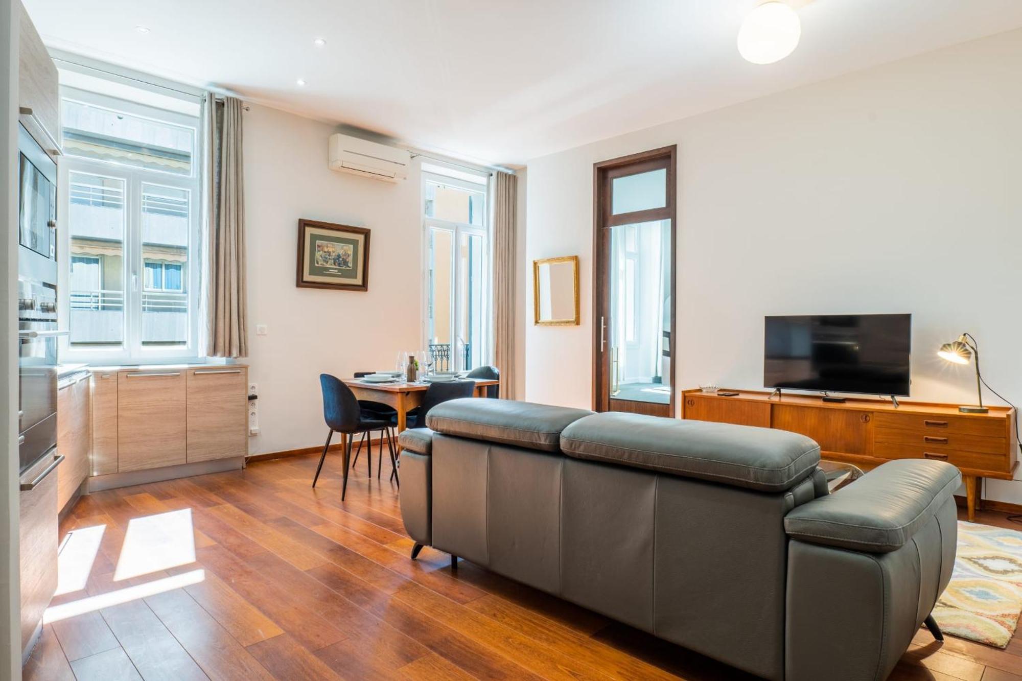 Stylish 1-bedroom Near Beaches & Croisette Cannes