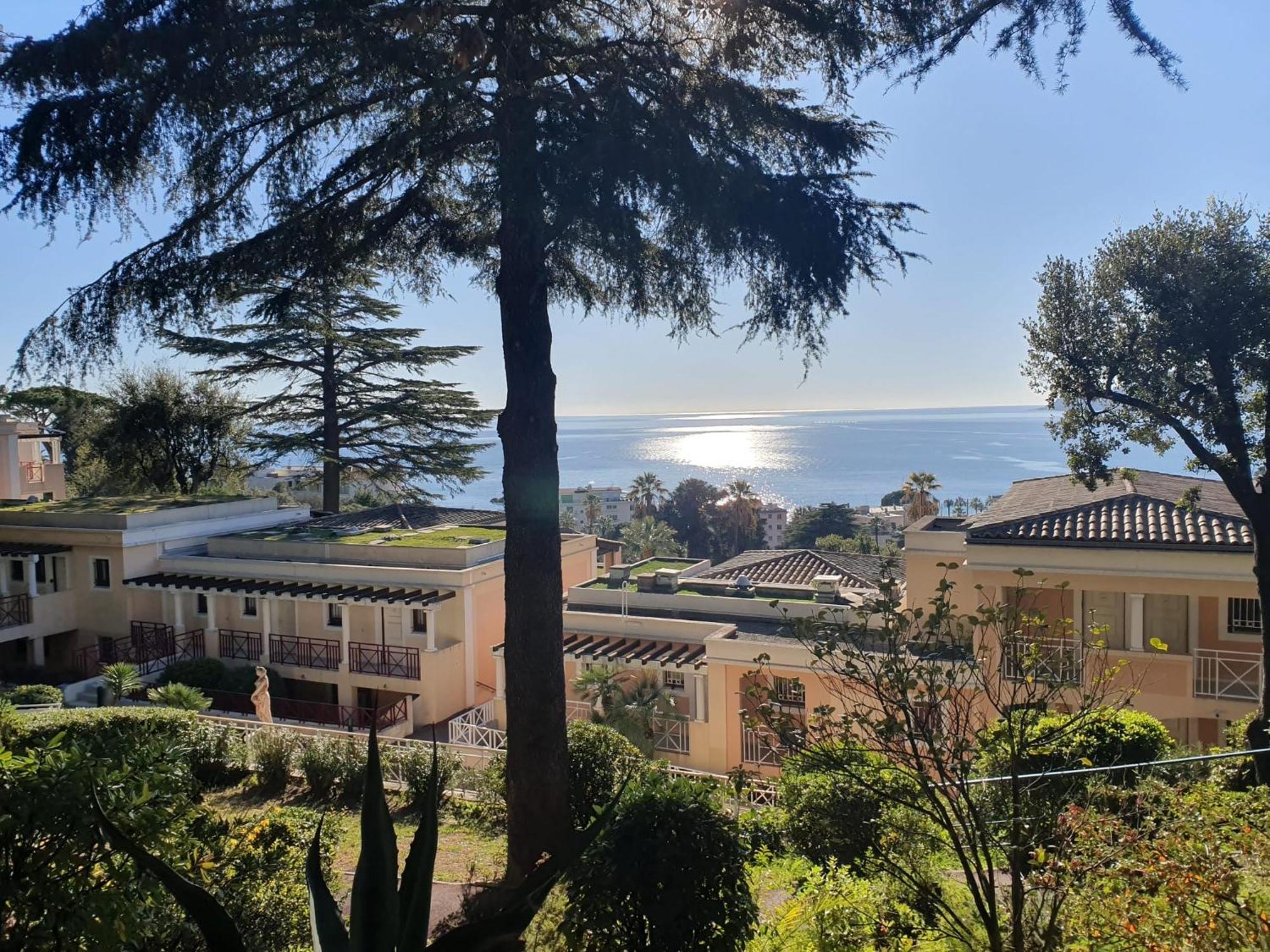 Superbe Vue Av. Piscine Et Tennis Appartement *