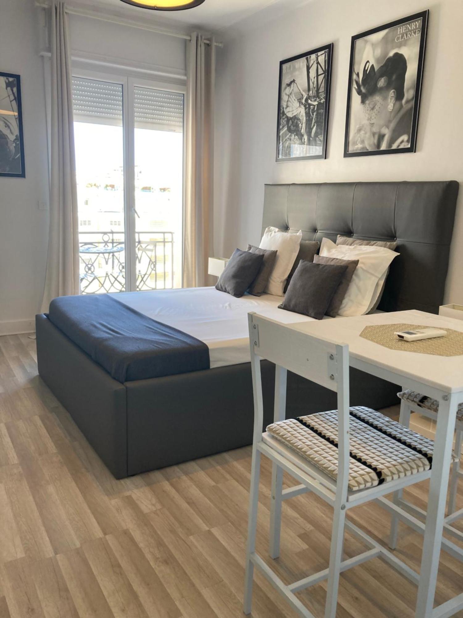 Palais Miramar 65 Bd De La Croisette