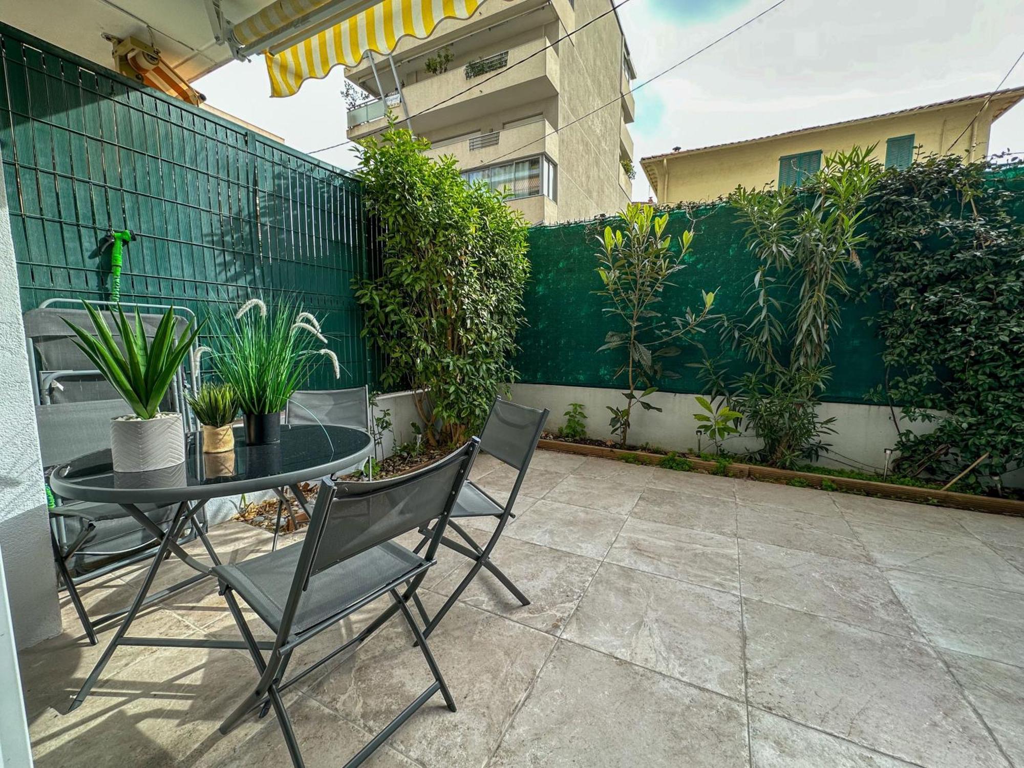 Cosy Madrid, Proche De La Apartment Cannes