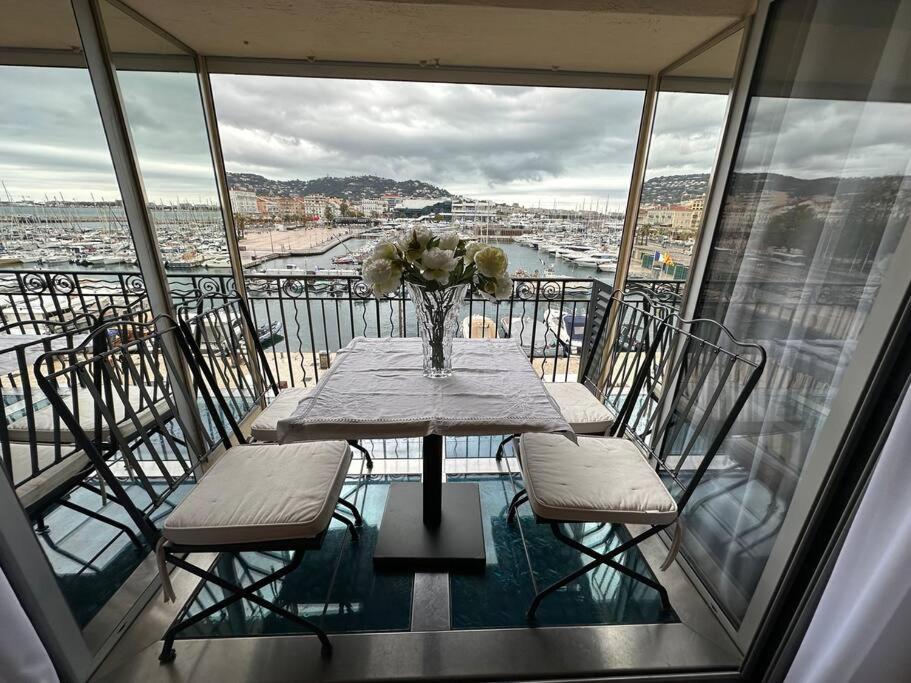 Apartment Vieux Port Splendide Vue Cannes