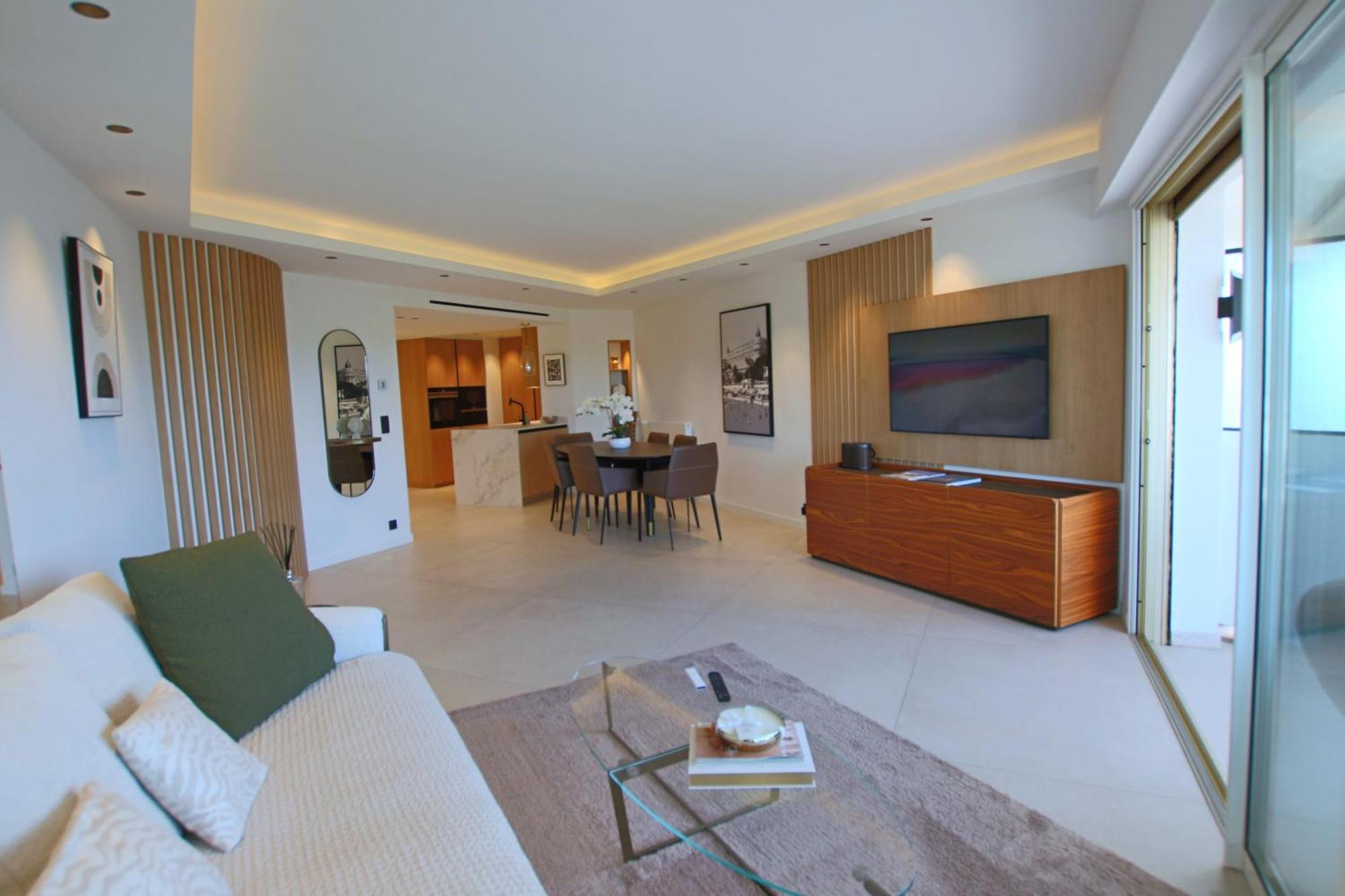 Apartment Completely Renovated On Bld Croisette, 3 Parental Bedrooms