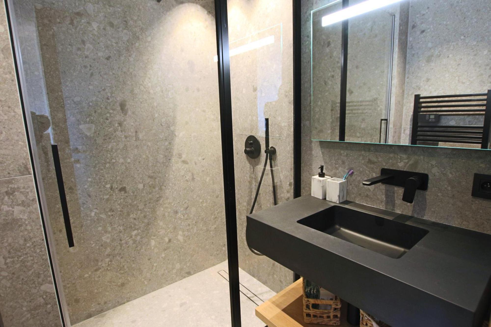 Apartment Completely Renovated On Bld Croisette, 3 Parental Bedrooms *
