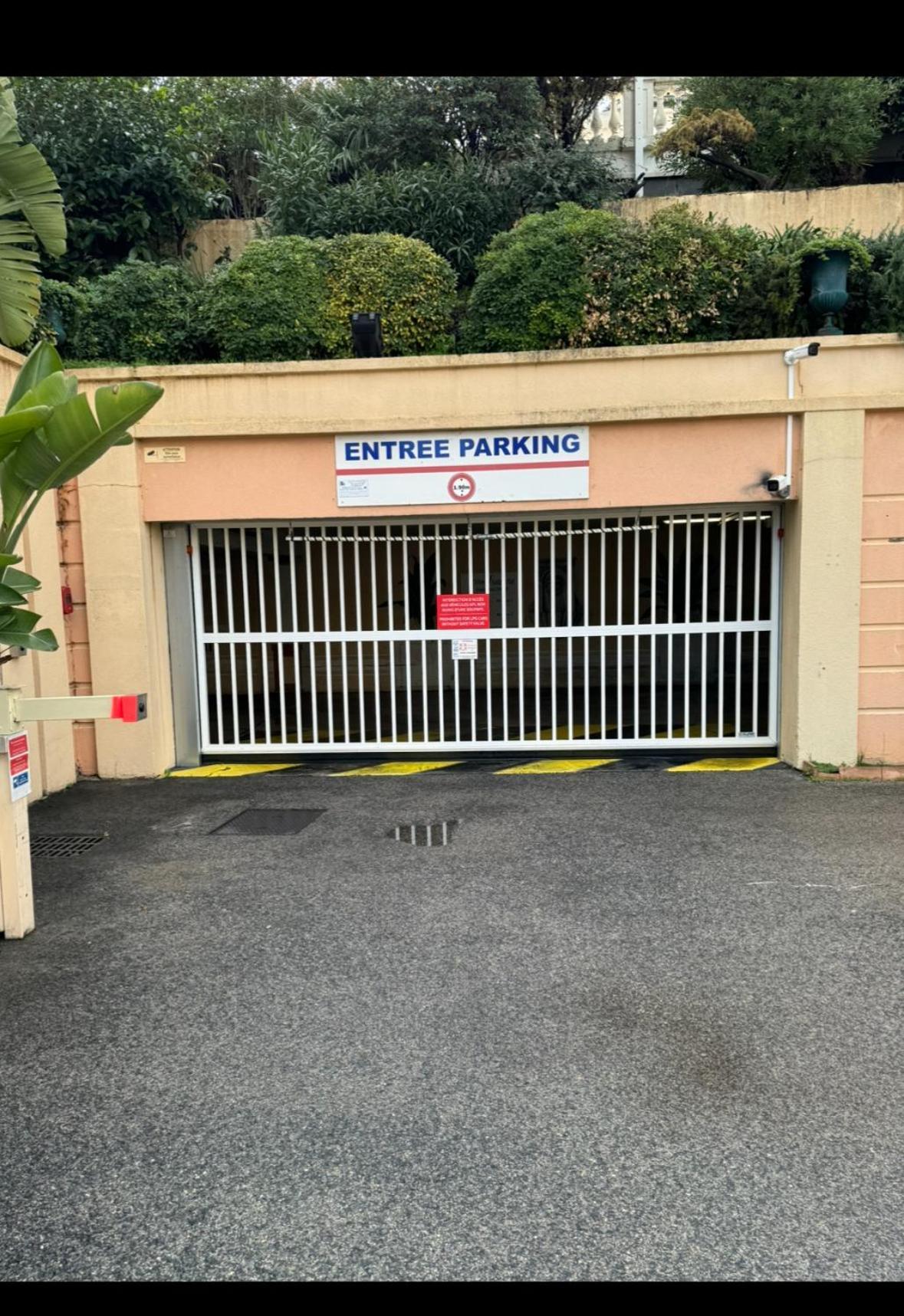 Studio Vue mer et Piscine Climatisation Wifi * Cannes