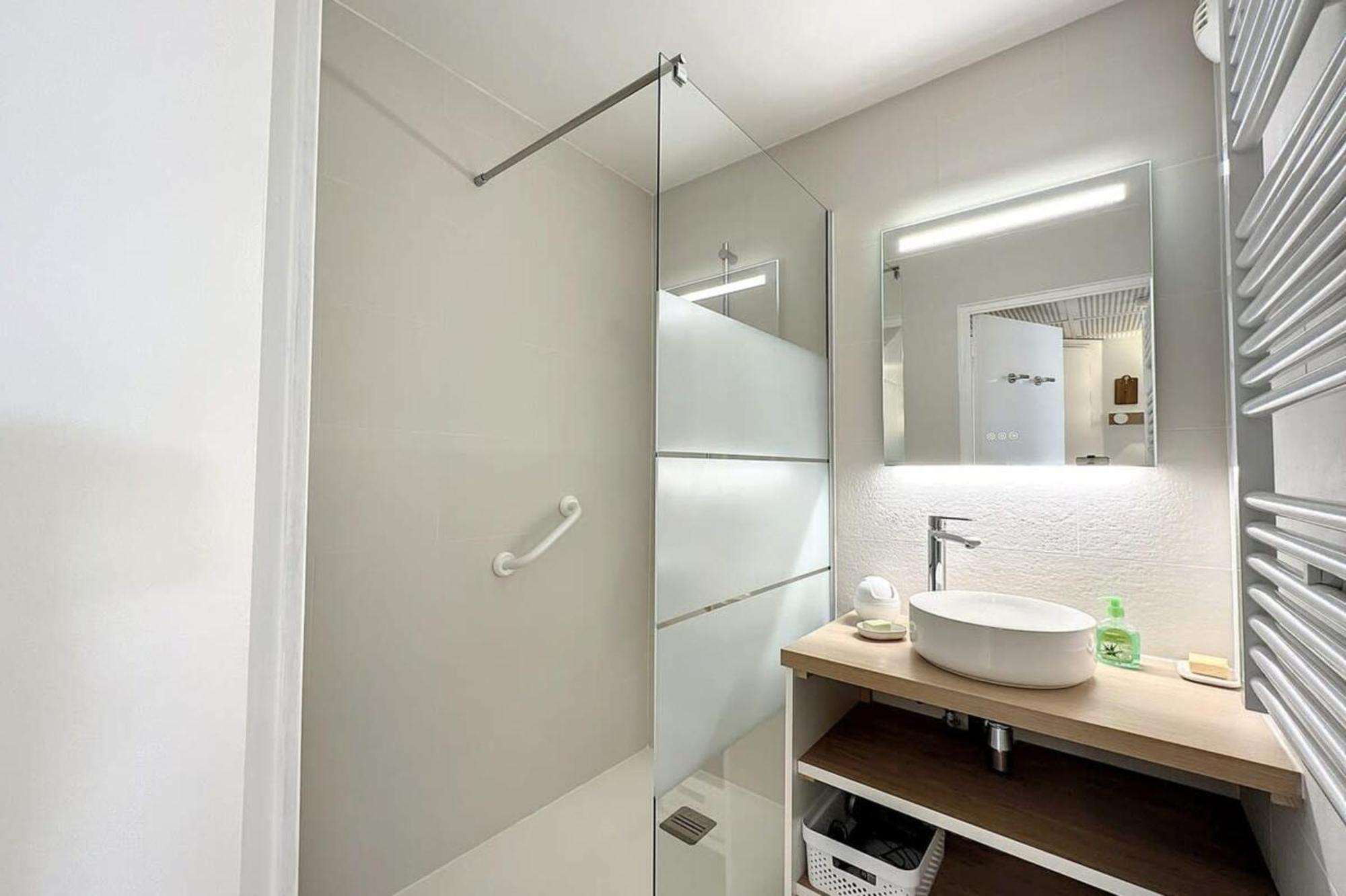 Les Felibriges - 2-room Flat - Ideal For Congresses In Apartment